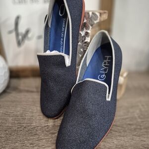 GLYPH Womens Shoes Size 6.5. Excelent Condition, Like New